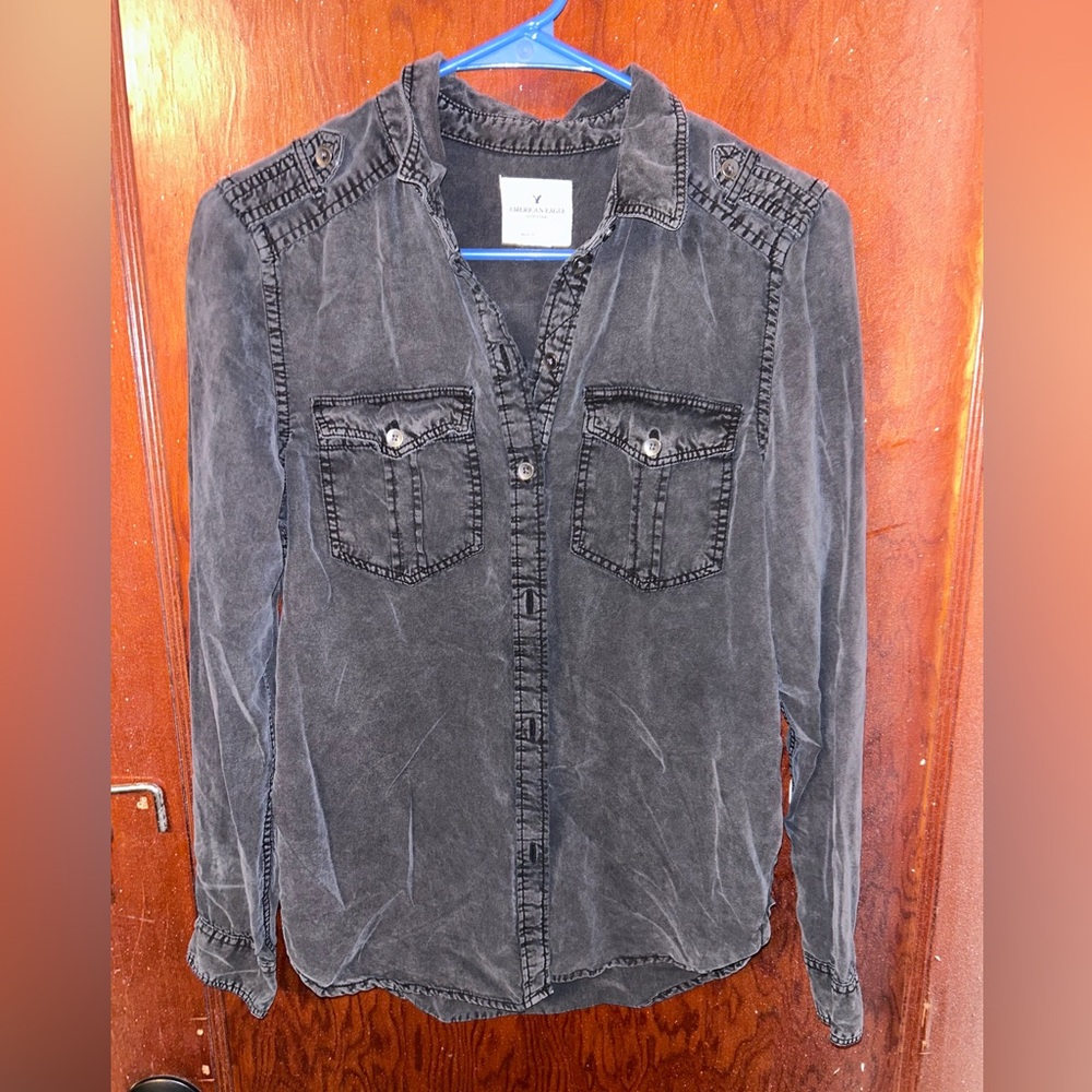 Womens American Eagle button up shirt